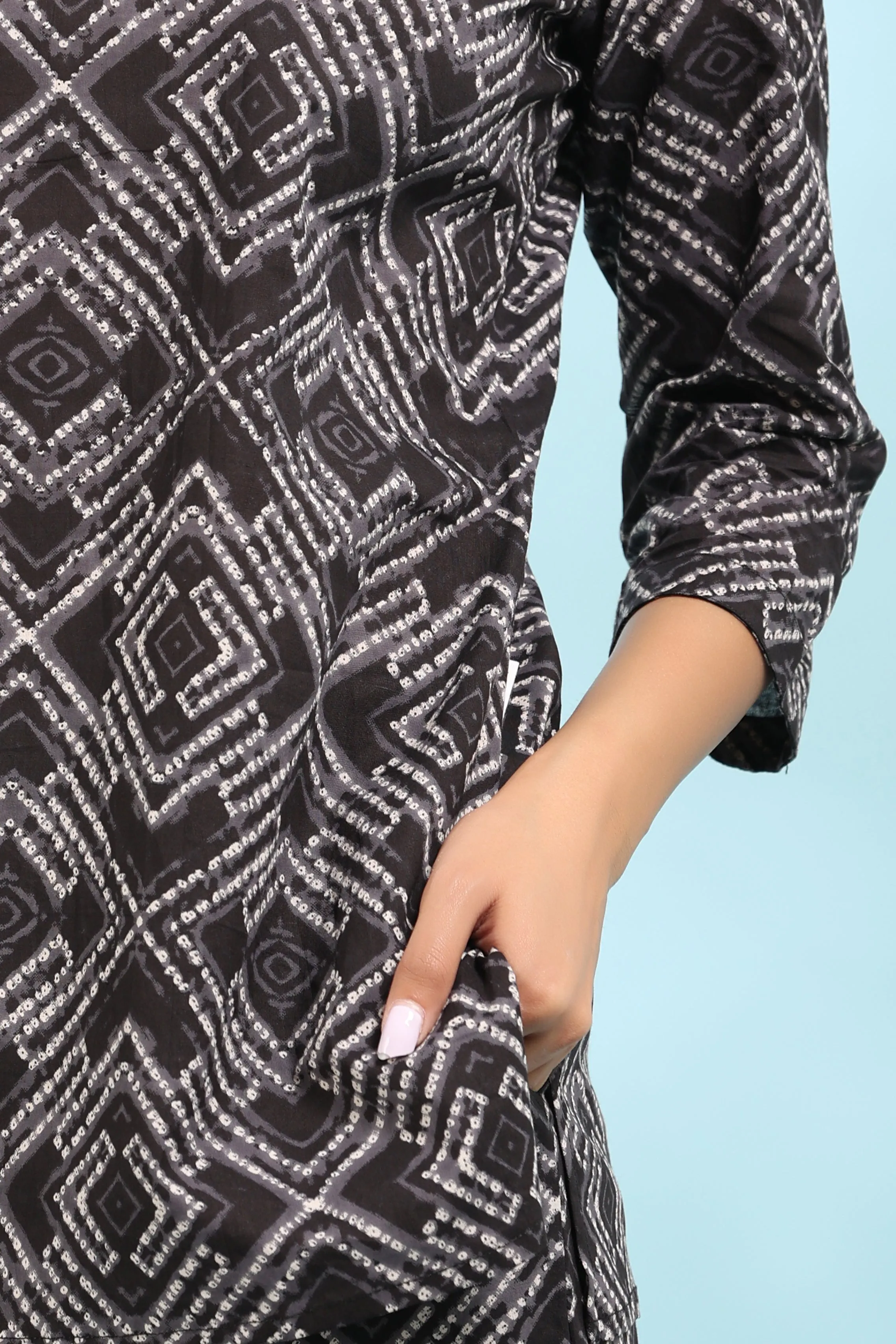 Geometrical Shibori Boxes on Black Loungewear