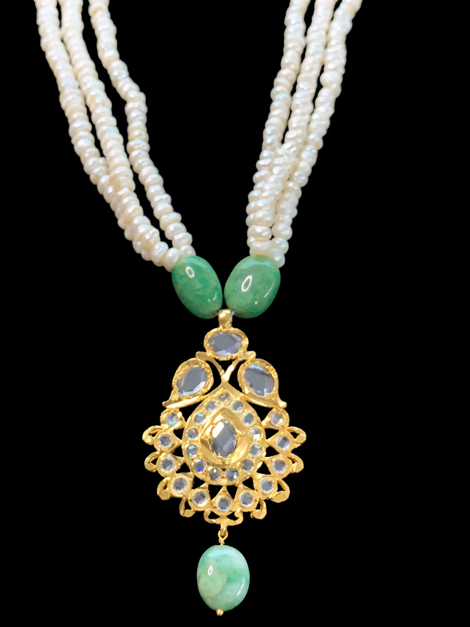 Jugni pendant set in gold plated silver